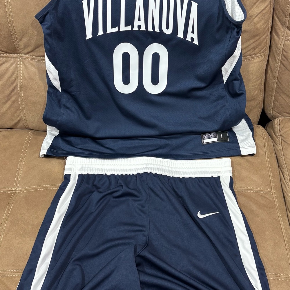 Nike Villanova Navy and White Basketball Set